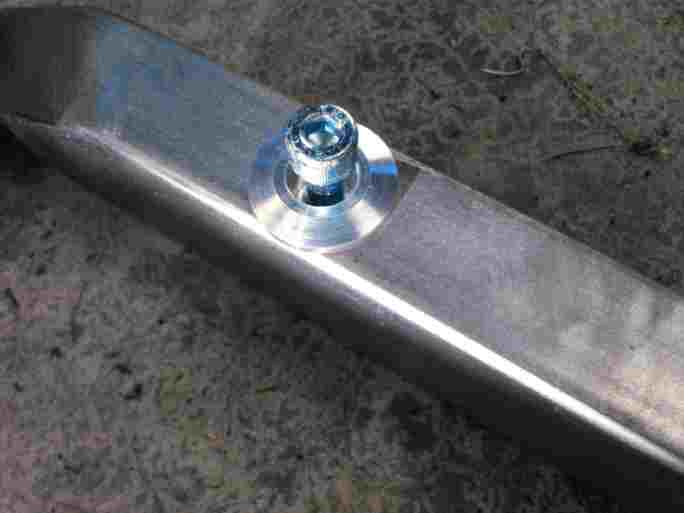 stiffener-bolt-closeup