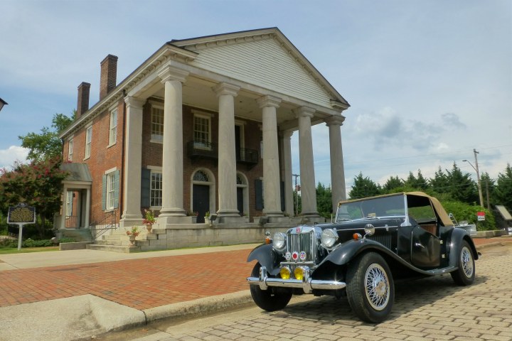 old-state-bank-at-decatur-al-and-1952-mg-td-replica-1